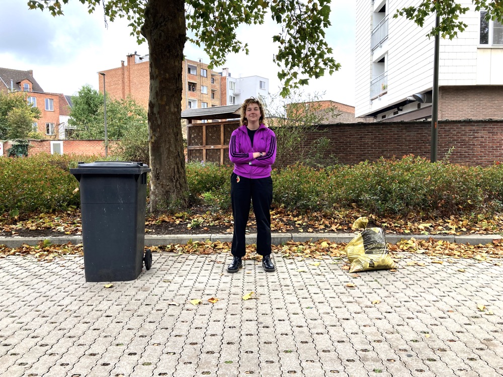 Sara Van Rompaey met bak en zak